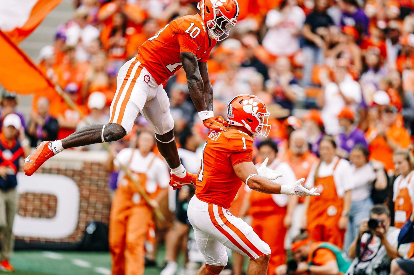 College Football – Clemson opens with win over Furman – SPORTS VIEW